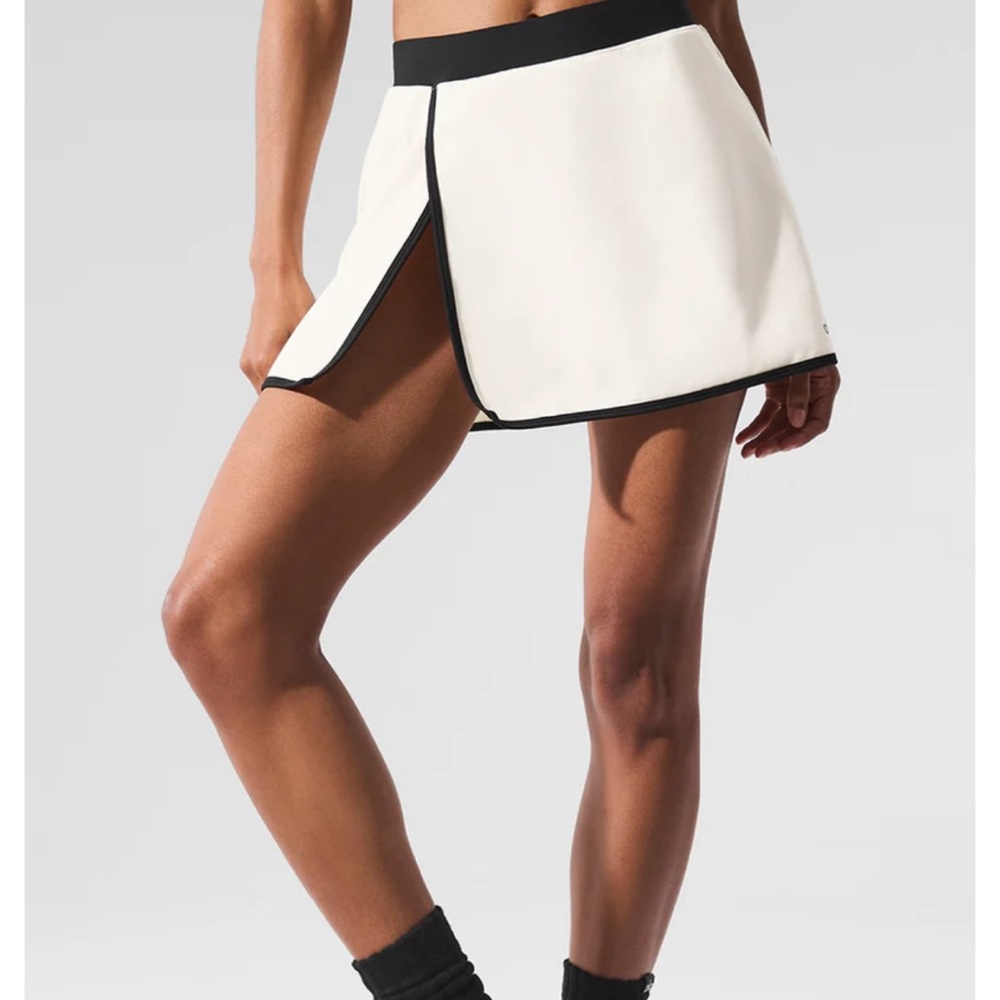 ALO Yoga Airbrush Black and White Tennis Skirt